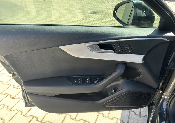 Audi A4 cena 73900 przebieg: 220000, rok produkcji 2017 z Radziejów małe 232